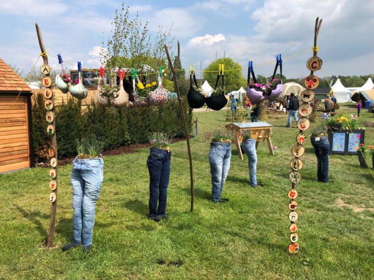 49ff6d4d-c3d0-4e43-93eb-7ef55ace8165